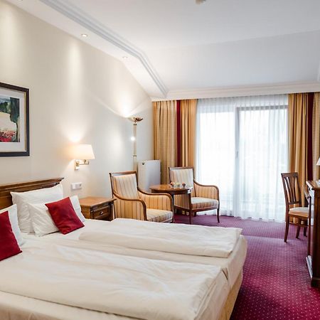 Hotel Antoniushof Ruhstorf an der Rott ภายนอก รูปภาพ