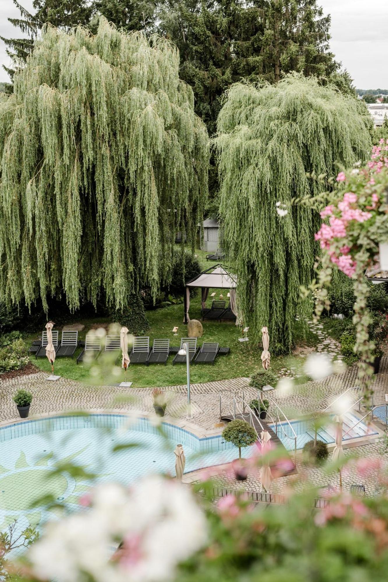 Hotel Antoniushof Ruhstorf an der Rott ภายนอก รูปภาพ