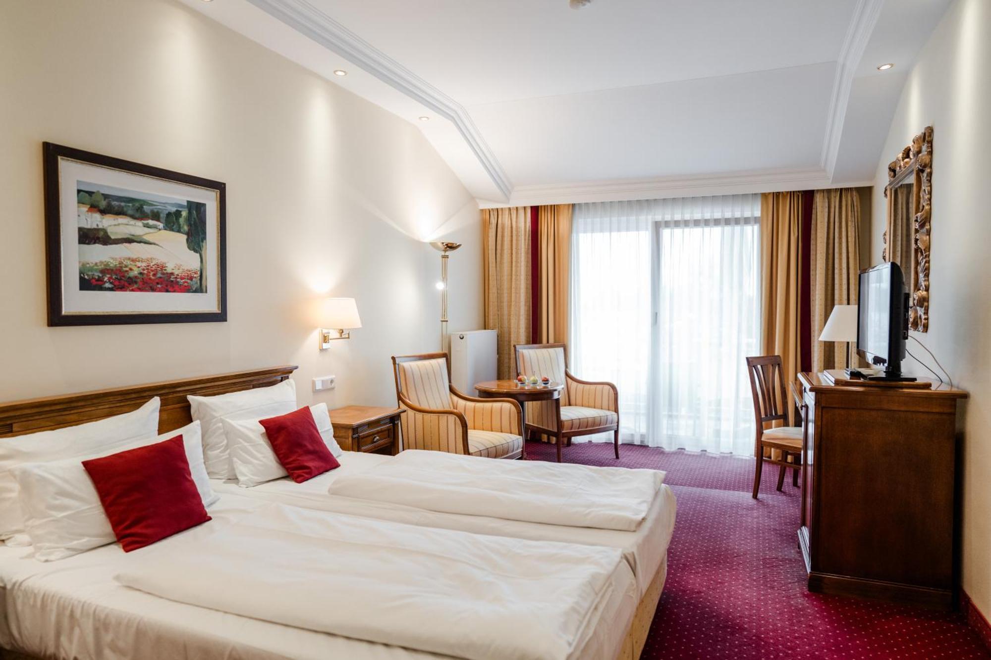 Hotel Antoniushof Ruhstorf an der Rott ภายนอก รูปภาพ
