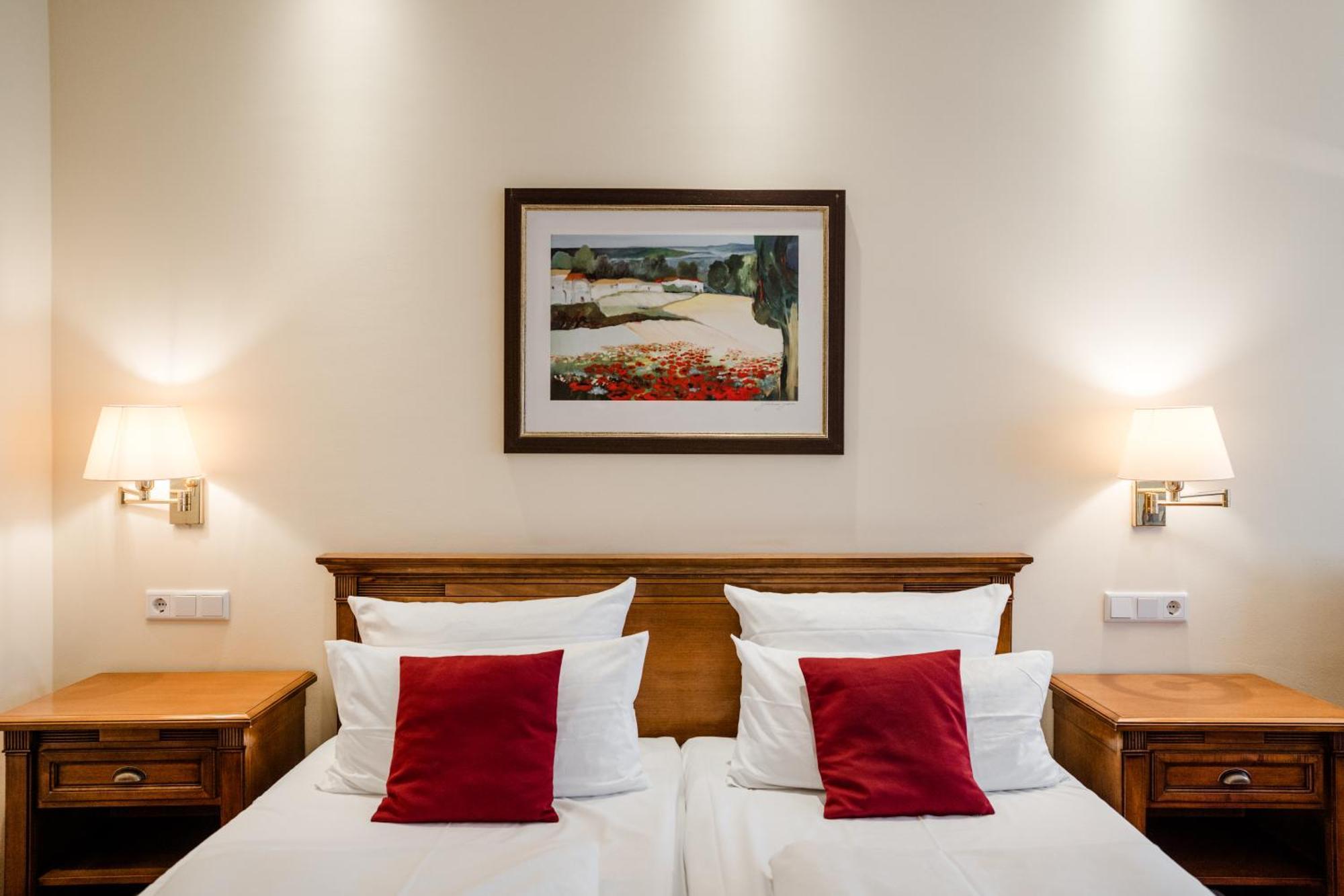 Hotel Antoniushof Ruhstorf an der Rott ภายนอก รูปภาพ