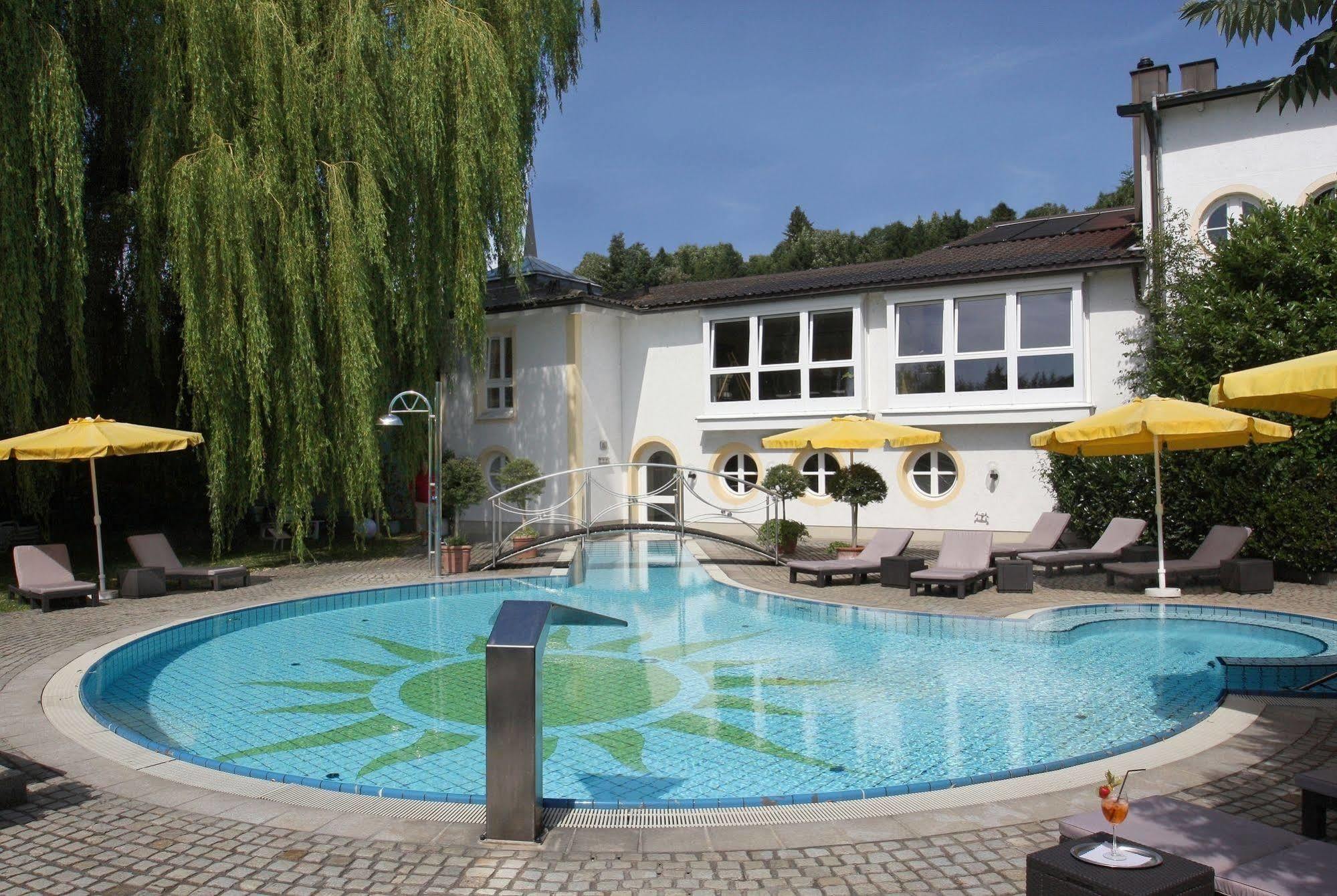 Hotel Antoniushof Ruhstorf an der Rott ภายนอก รูปภาพ
